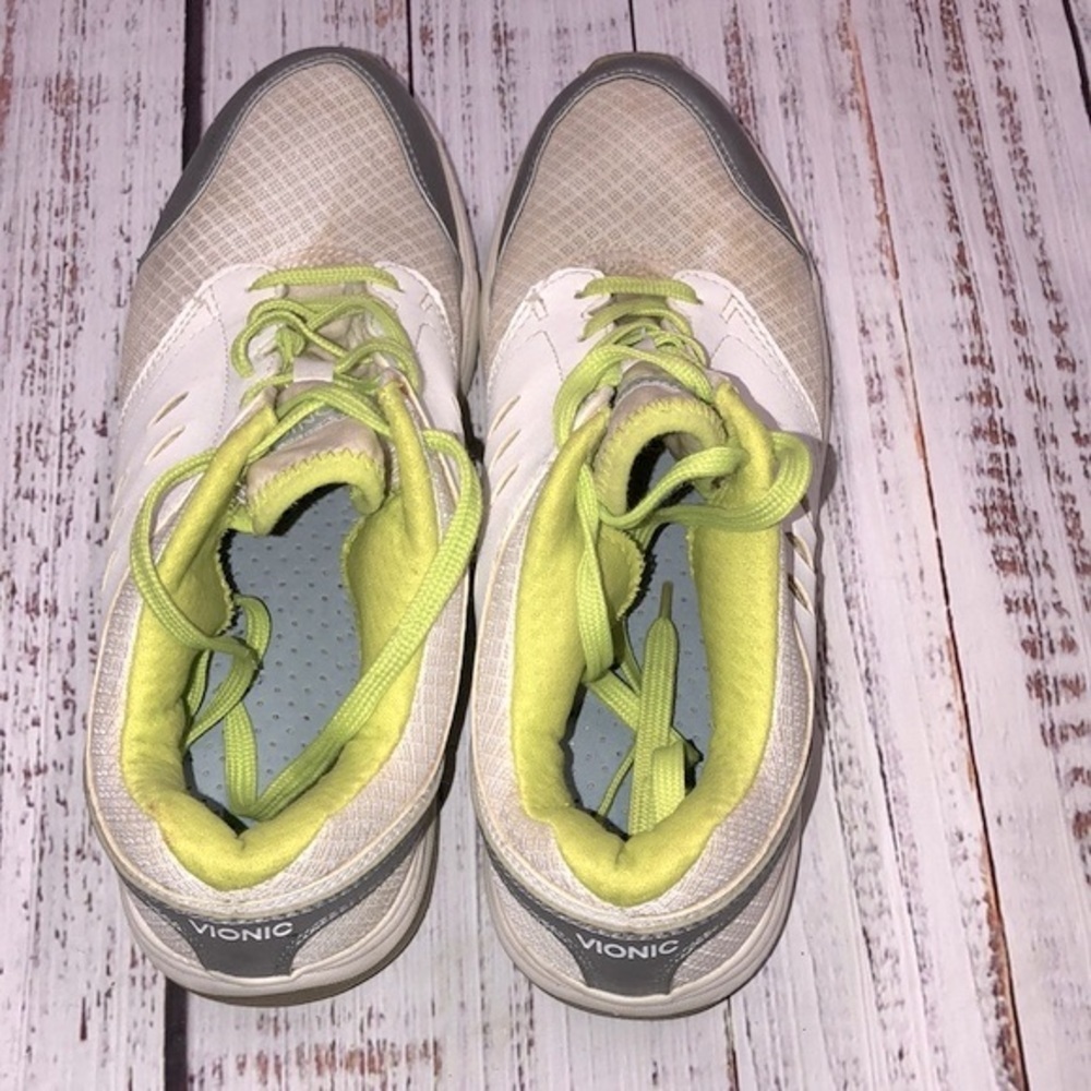 Vionic Sneakers Size 9 - image 2